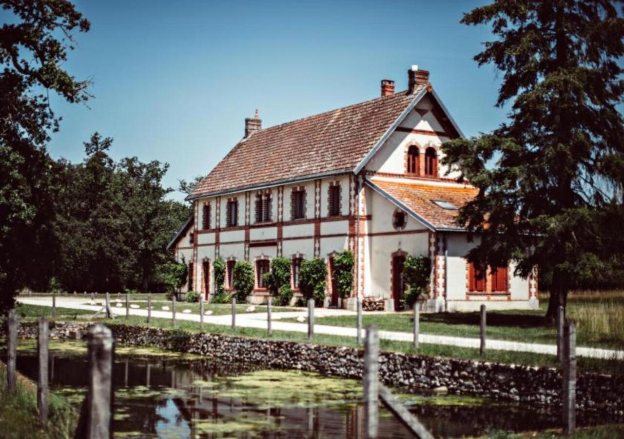 AmbillouDomaine De La Trigaliere别墅 外观 照片